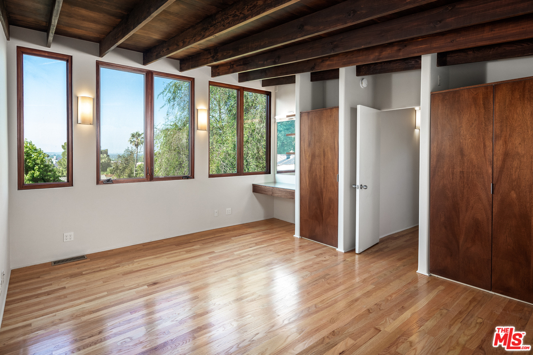 4235 Las Cruces Drive Sherman Oaks, CA 91403 - Photo 9 of 15