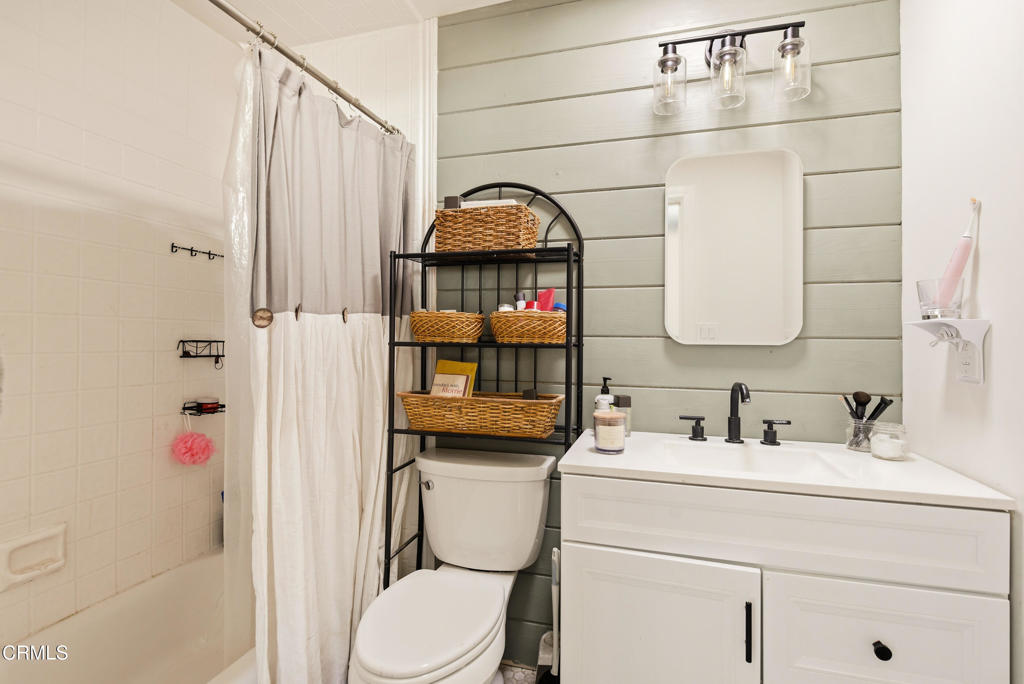616 Island View Street Fillmore, CA 93015 - Photo 31 of 57 a bathroom with a sink toilet and shower