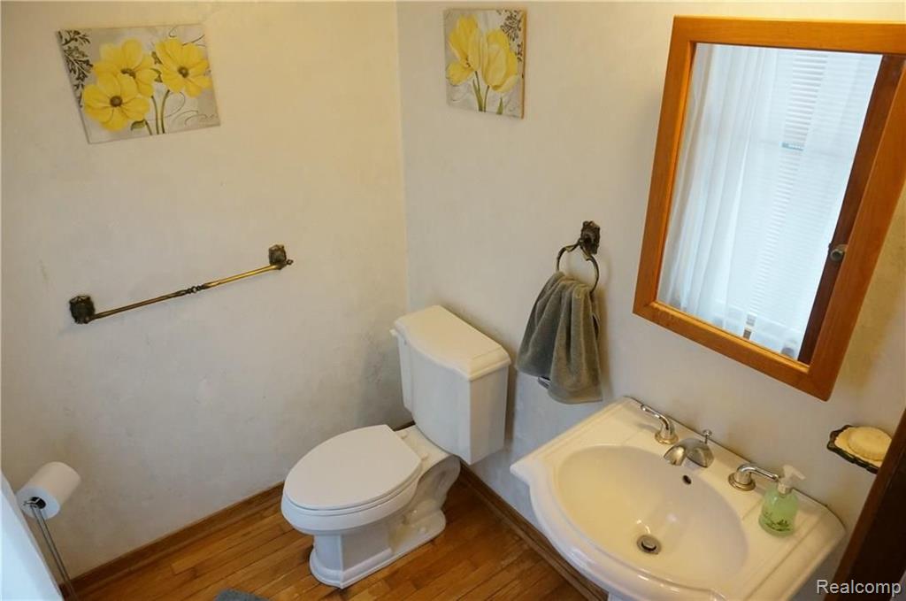 21020 Clark Road Belleville, MI 48111 - Photo 15 of 44