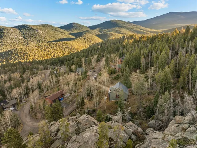 a view of an outdoor space