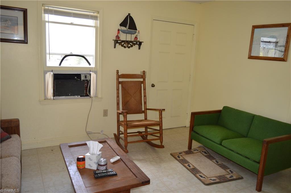 1440 Wildlife Road Mount Airy, NC 27030 - Photo 4 of 17 Gallery Image 4