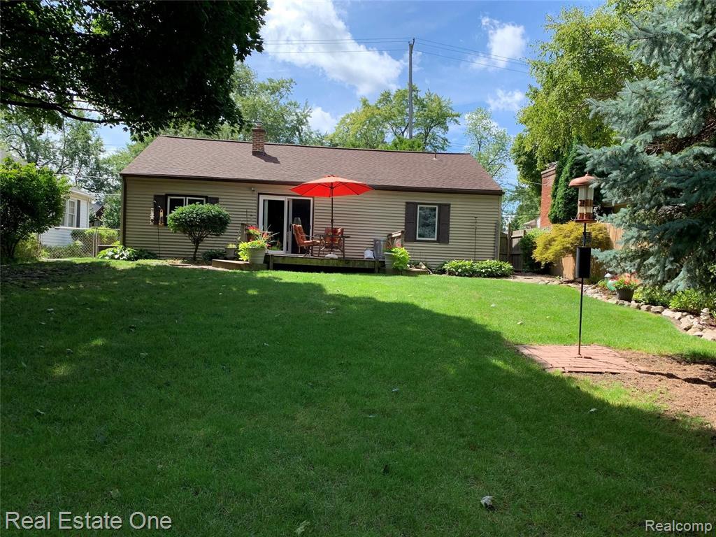 906 West Silver Lake Road Fenton, MI 48430 - Photo 18 of 24