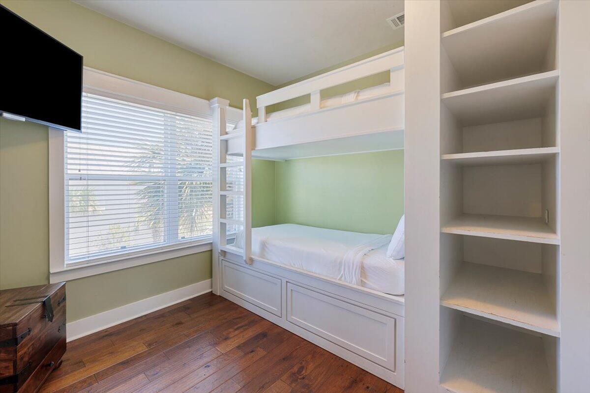 3581 Waverly Circle Destin, FL 32541 - Photo 19 of 33 a bathroom with a sink and a bathtub