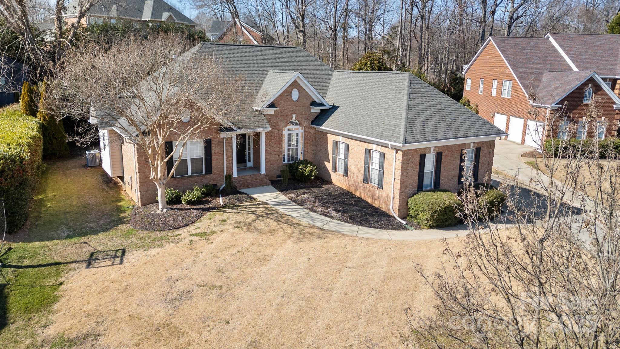191 Melbourne Drive Fort Mill, SC 29708 - Photo 7 of 35 a view of a yard in front of house