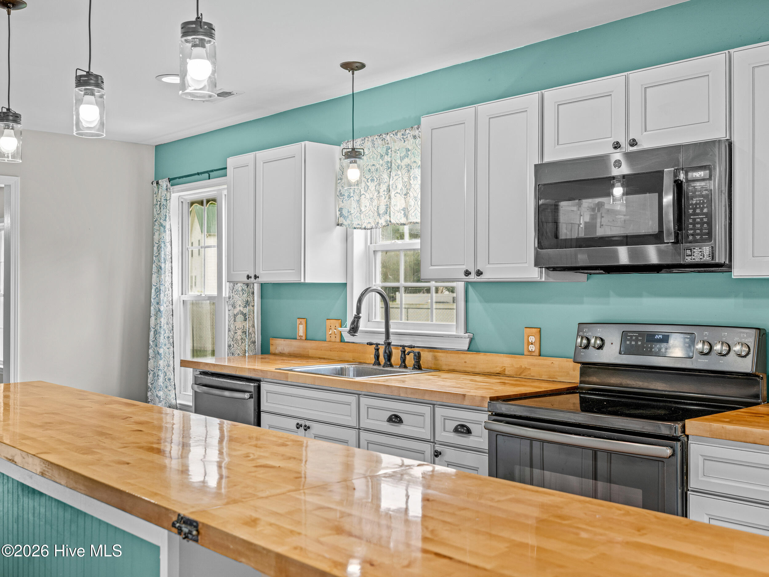 305 Rivers Edge Court Jacksonville, NC 28540 - Photo 12 of 37