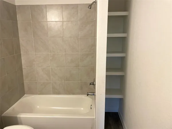 $1,495 | 15111 Sorrento Bay Circle, Willis, TX 77318