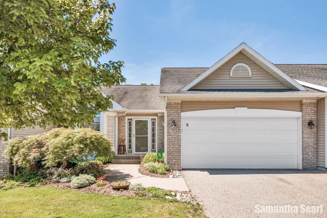 $439,900 | 2324 Whimbrel Court Northeast, Grand Rapids, MI 49505