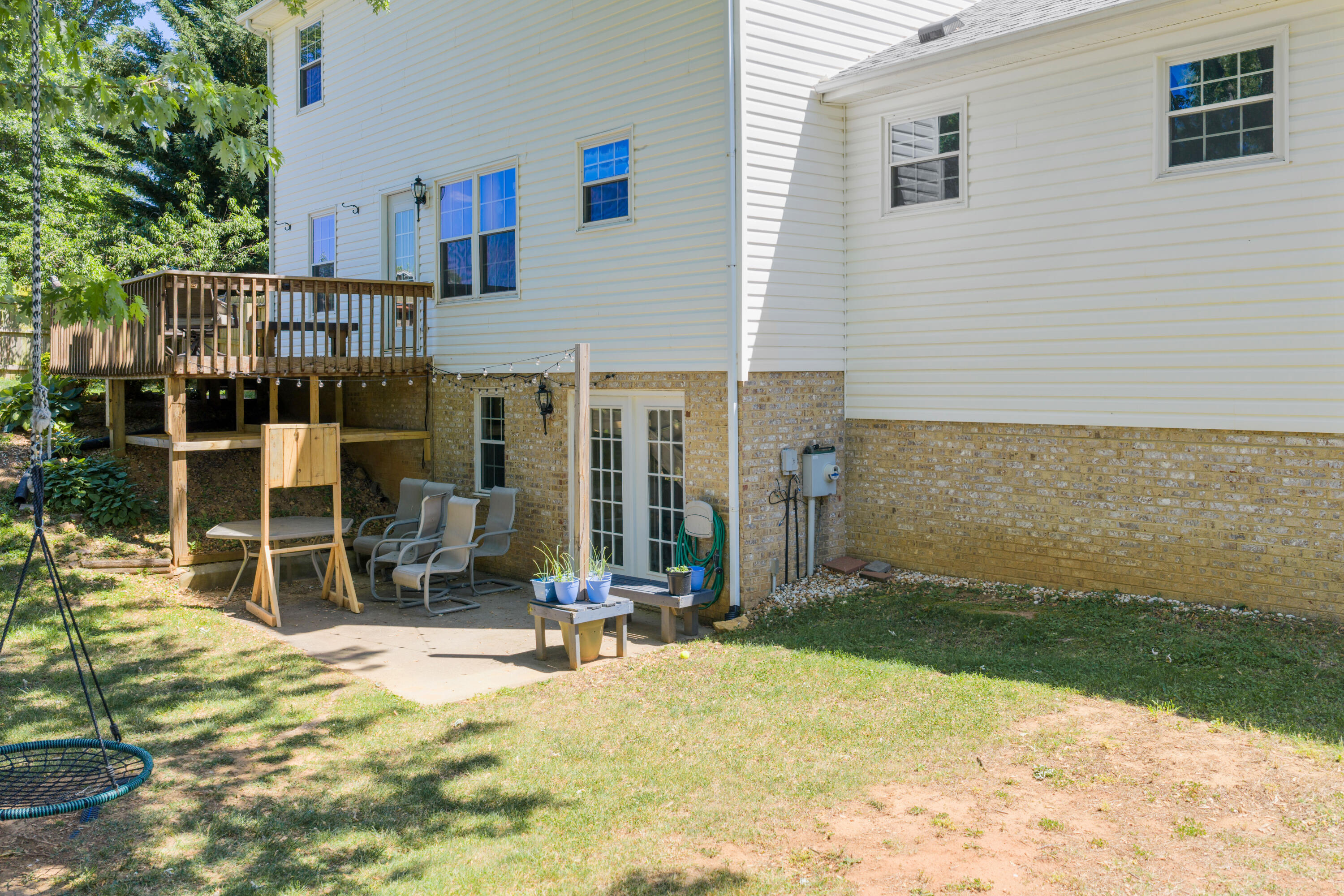 294 Ray Street Roanoke, VA 24019 - Photo 6 of 35 Patio and deck