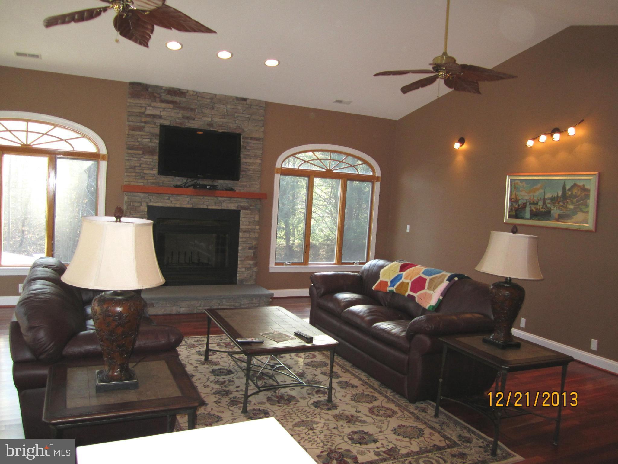 8345 Waverly Road Owings, MD 20736 - Photo 14 of 28 Great Room