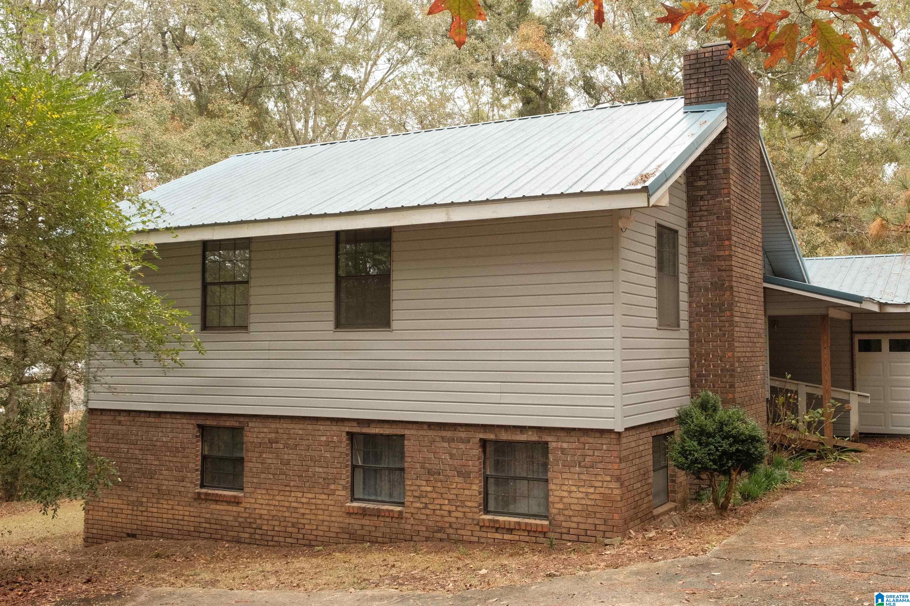580 Lee Circle Cropwell, AL 35054 - Photo 3 of 17