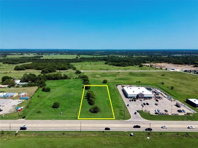 $355,000 | 1677 South 3rd Street, Mabank, TX 75147