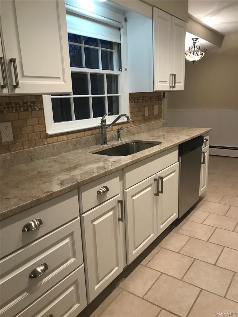 116 Meadow Road Briarcliff Manor, NY 10510 - Photo 3 of 13