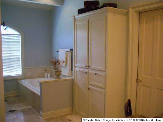 18153 Club View Drive Baton Rouge, LA 70810 - Photo 10 of 12 Gallery Image 10