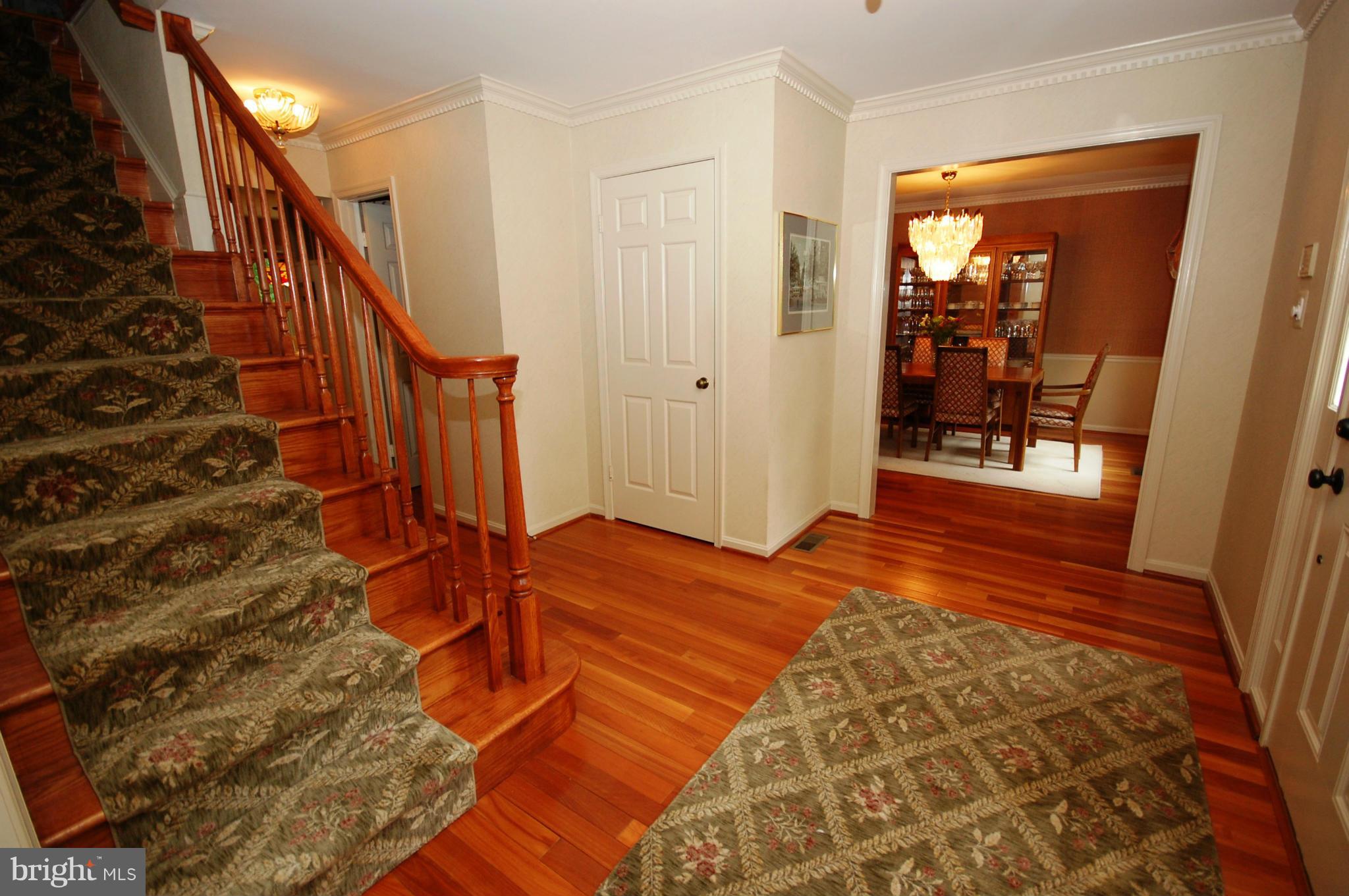 7105 Rivers View Court Columbia, MD 21044 - Photo 4 of 28 Foyer