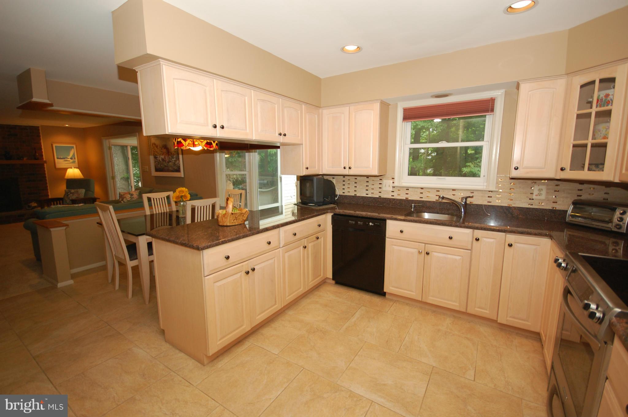 7105 Rivers View Court Columbia, MD 21044 - Photo 8 of 28 Kitchen