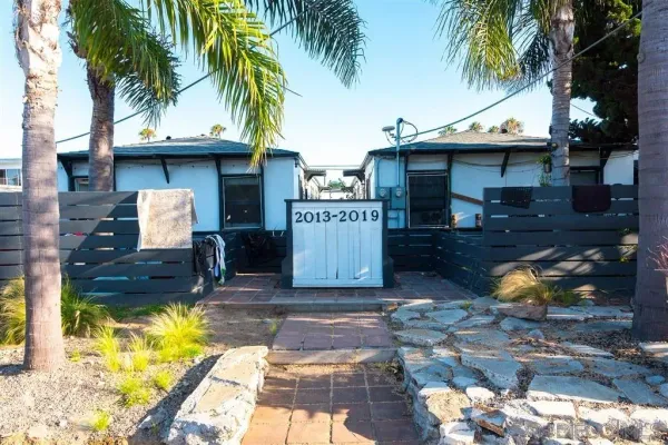 $2,350 | 2015 Reed Avenue, San Diego, CA 92109