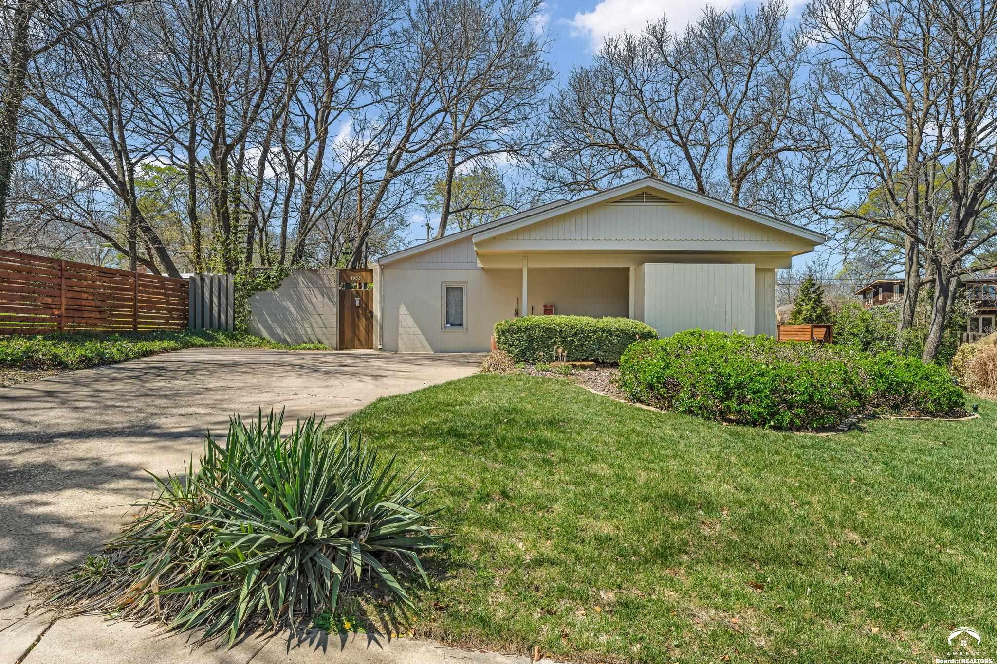 1033 Avalon Road Lawrence, KS 66044 - Photo 1 of 38