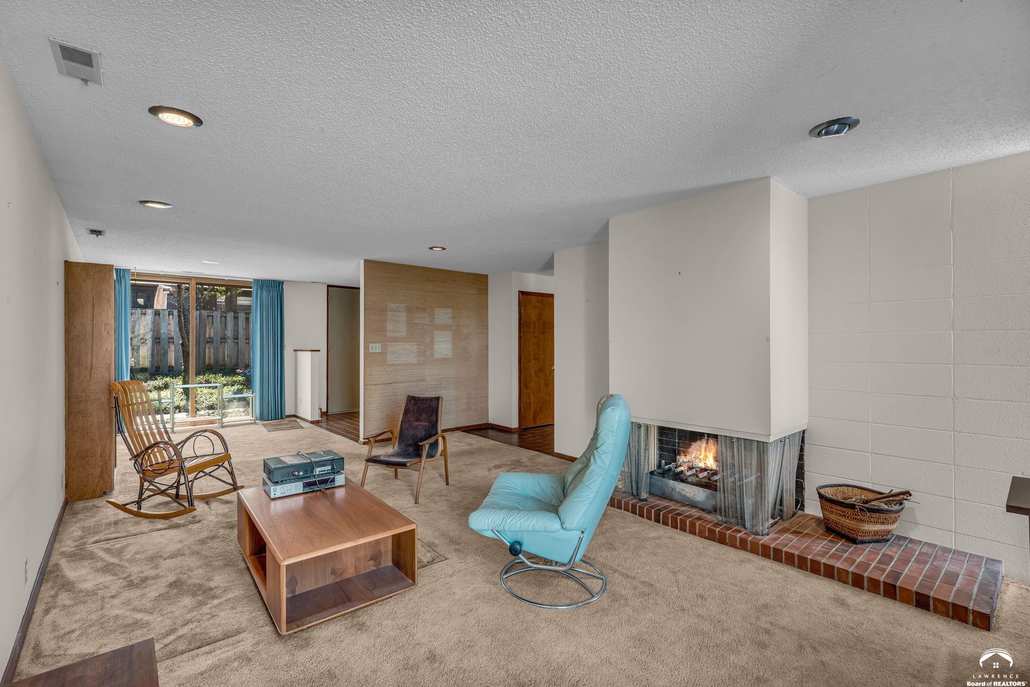 1033 Avalon Road Lawrence, KS 66044 - Photo 13 of 38