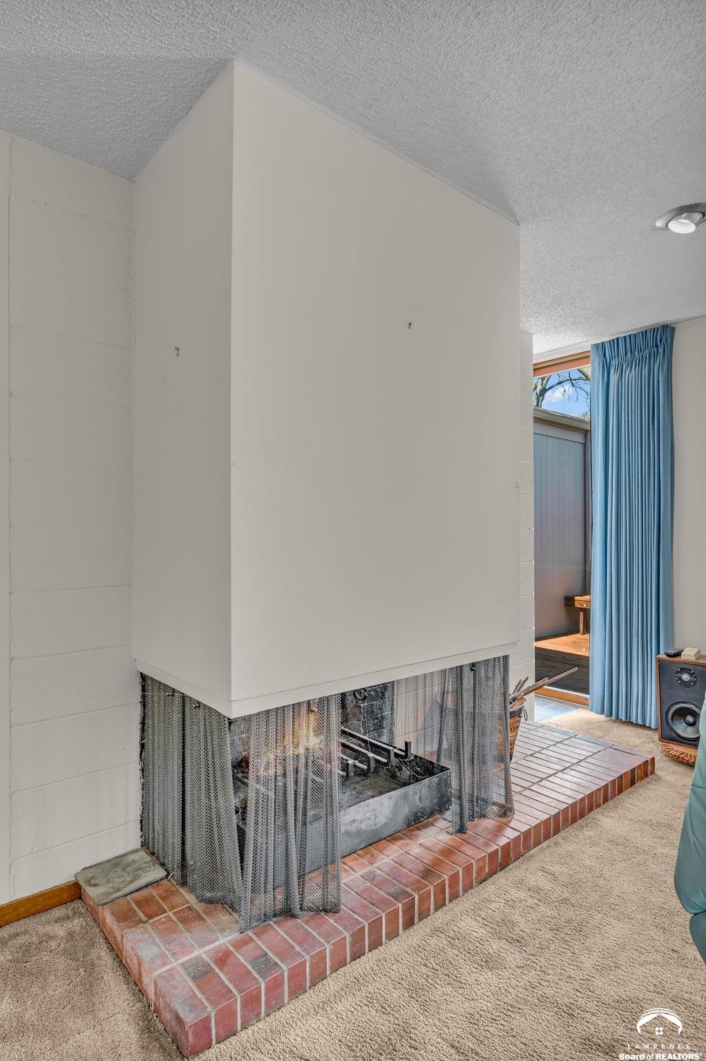 1033 Avalon Road Lawrence, KS 66044 - Photo 14 of 38