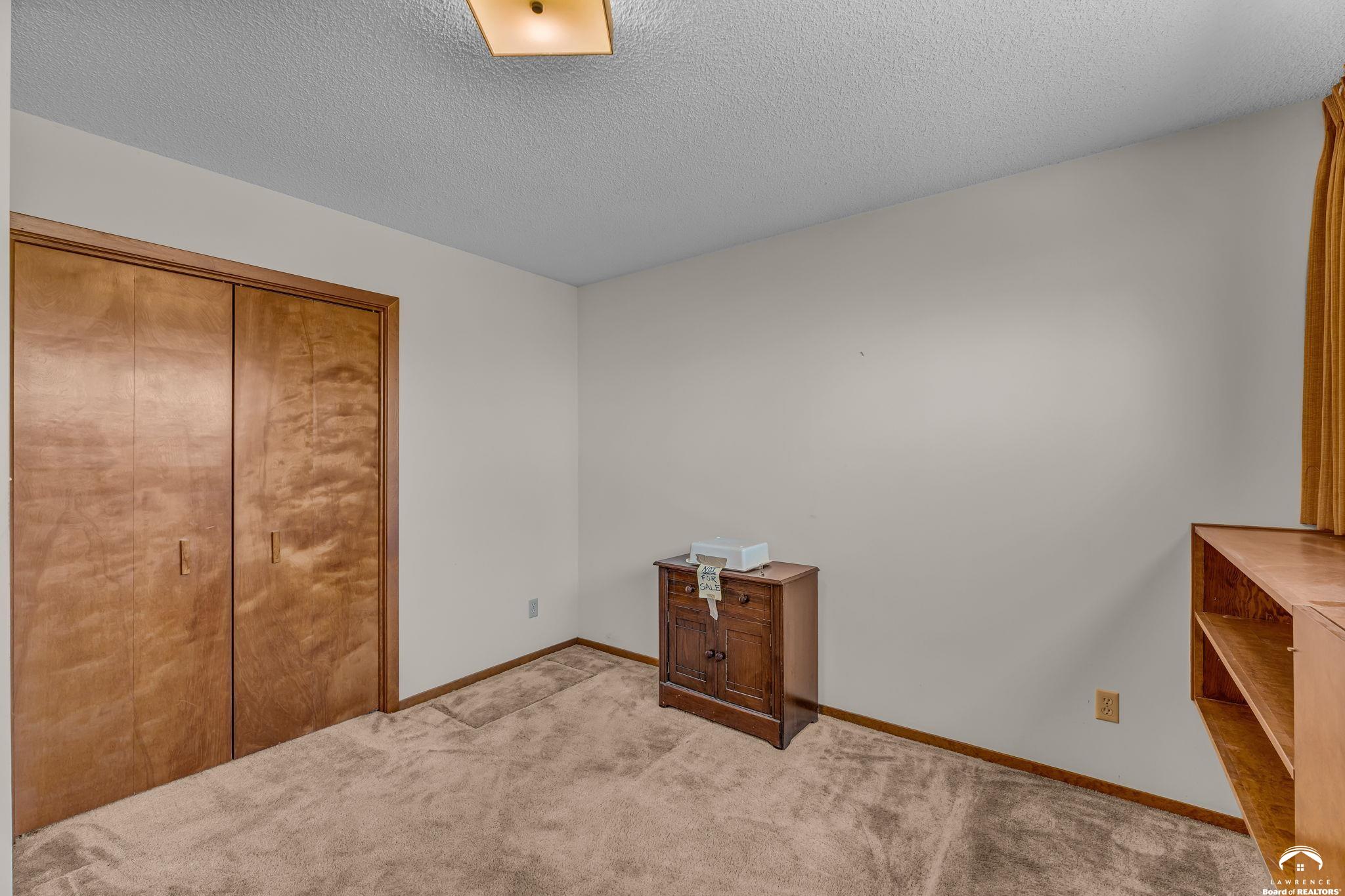 1033 Avalon Road Lawrence, KS 66044 - Photo 30 of 38