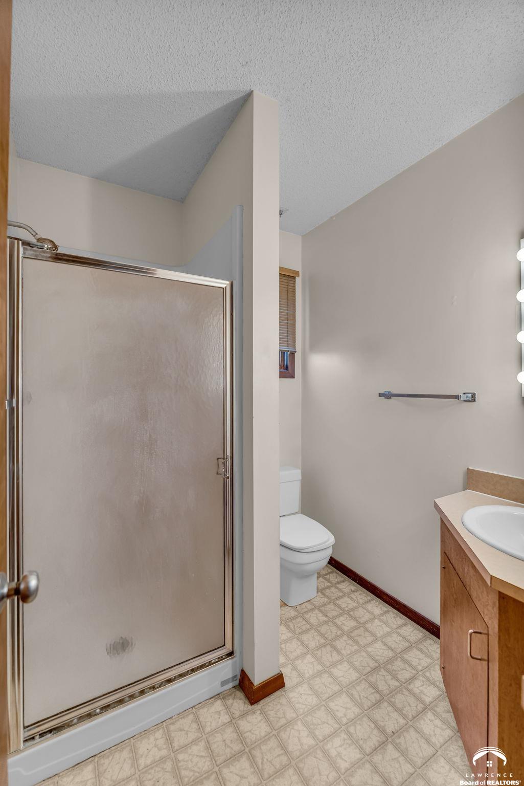 1033 Avalon Road Lawrence, KS 66044 - Photo 32 of 38