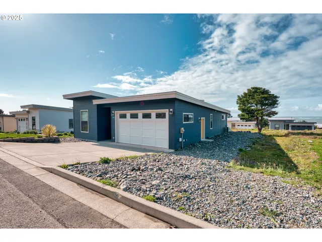 $649,000 | 30414 Driftwood Drive, Gold Beach, OR 97444