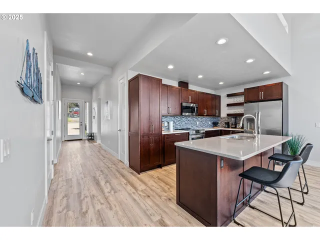 $649,000 | 30414 Driftwood Drive, Gold Beach, OR 97444