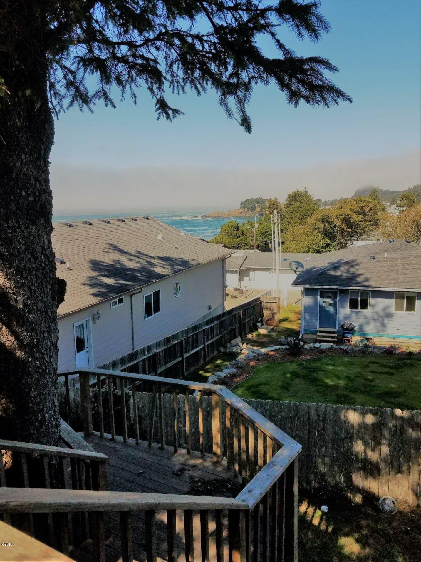 25 Southwest Briscoe Street Depoe Bay, OR 97341 - Photo 5 of 31 Resized952017092695131416 (2)