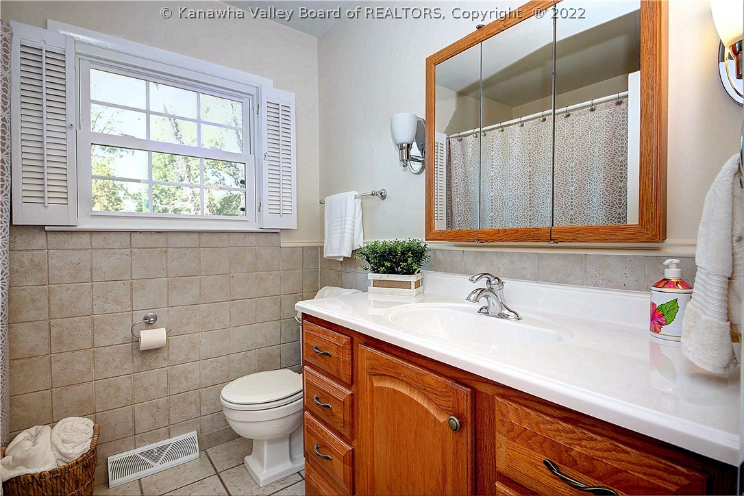 2018 Northwood Road Charleston, WV 25314 - Photo 21 of 29 Gallery Image 21
