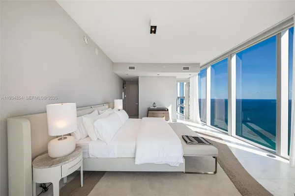 a picture of city view