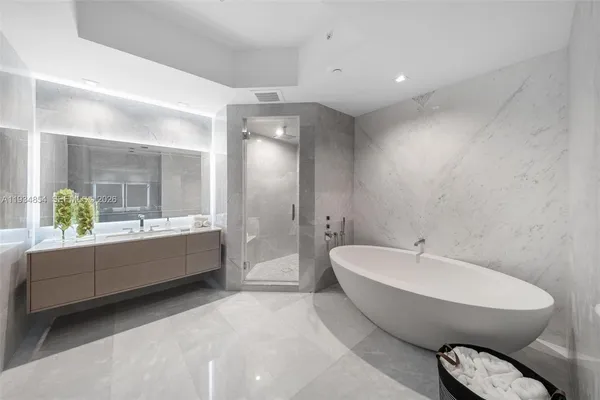 $18,800,000 | 18501 Collins Avenue, Unit 4003/4004, Sunny Isles Beach, FL 33160