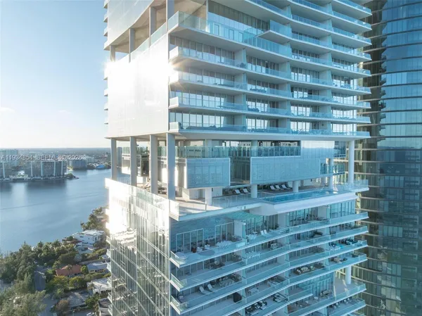 $18,800,000 | 18501 Collins Avenue, Unit 4003/4004, Sunny Isles Beach, FL 33160