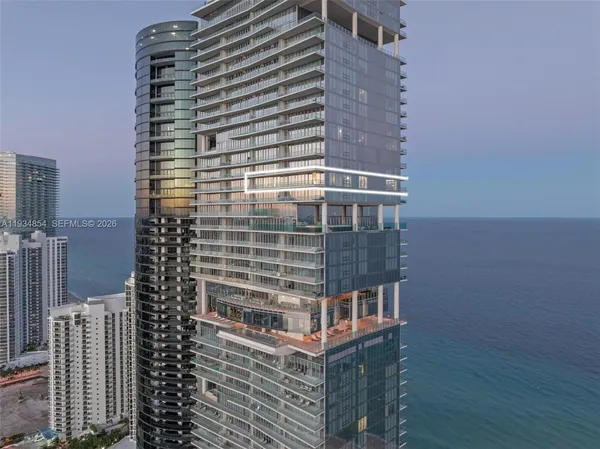 $18,800,000 | 18501 Collins Avenue, Unit 4003/4004, Sunny Isles Beach, FL 33160