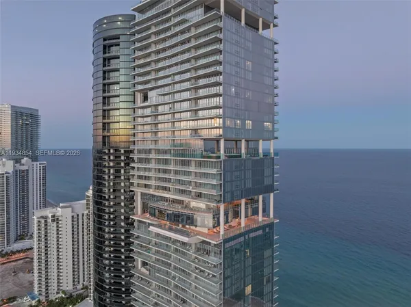 $18,800,000 | 18501 Collins Avenue, Unit 4003/4004, Sunny Isles Beach, FL 33160