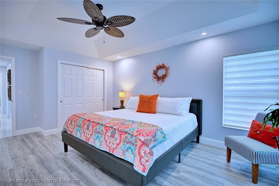 157 Loquat Road Northeast Lake Placid, FL 33852 - Photo 21 of 46 Spacious guest room.
