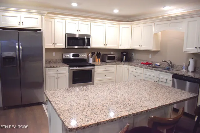 $349,900 | 401 Cromwe Street, Harrogate, TN 37752