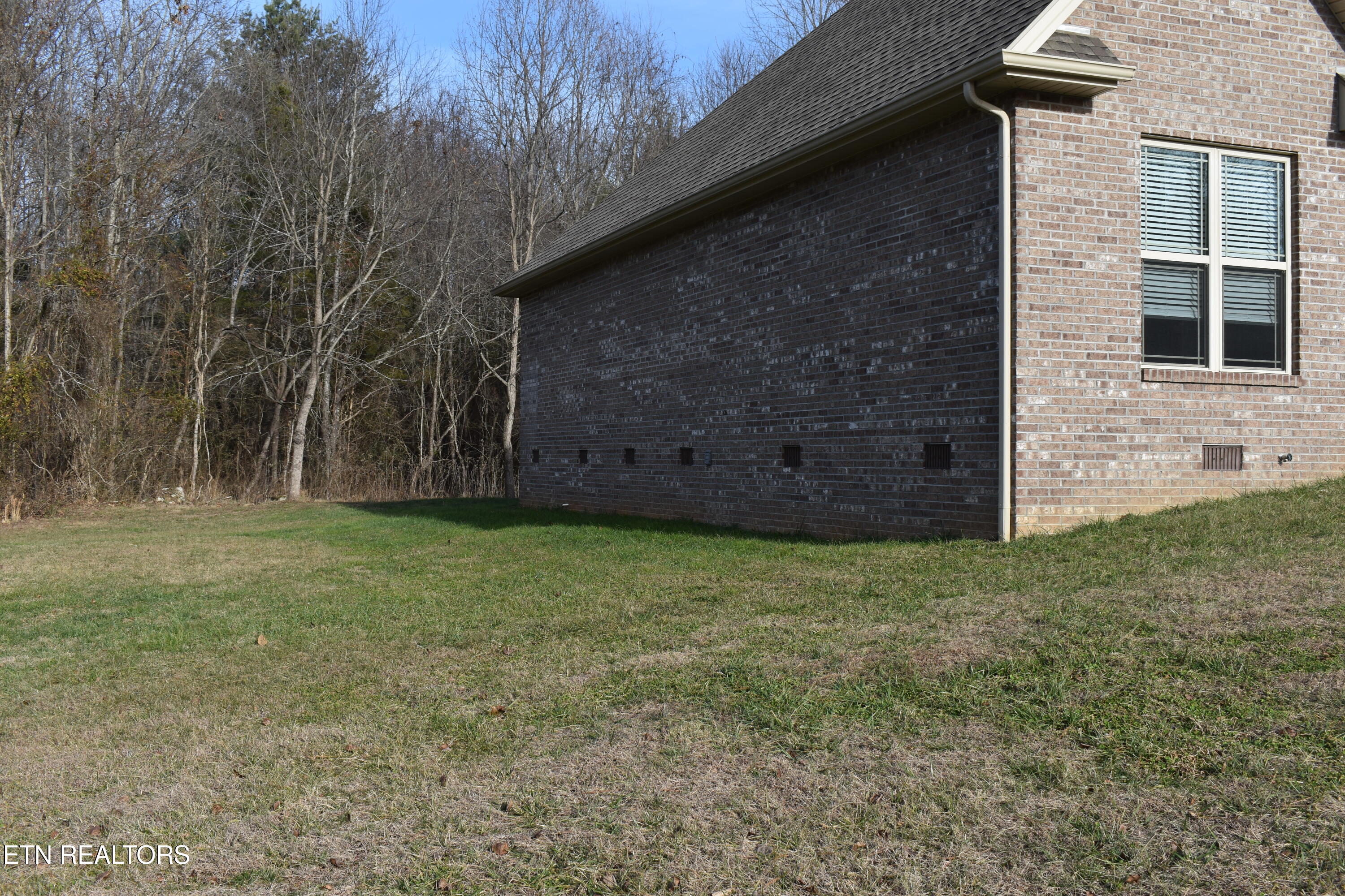 401 Cromwe Street Harrogate, TN 37752 - Photo 7 of 26 DSC_0003