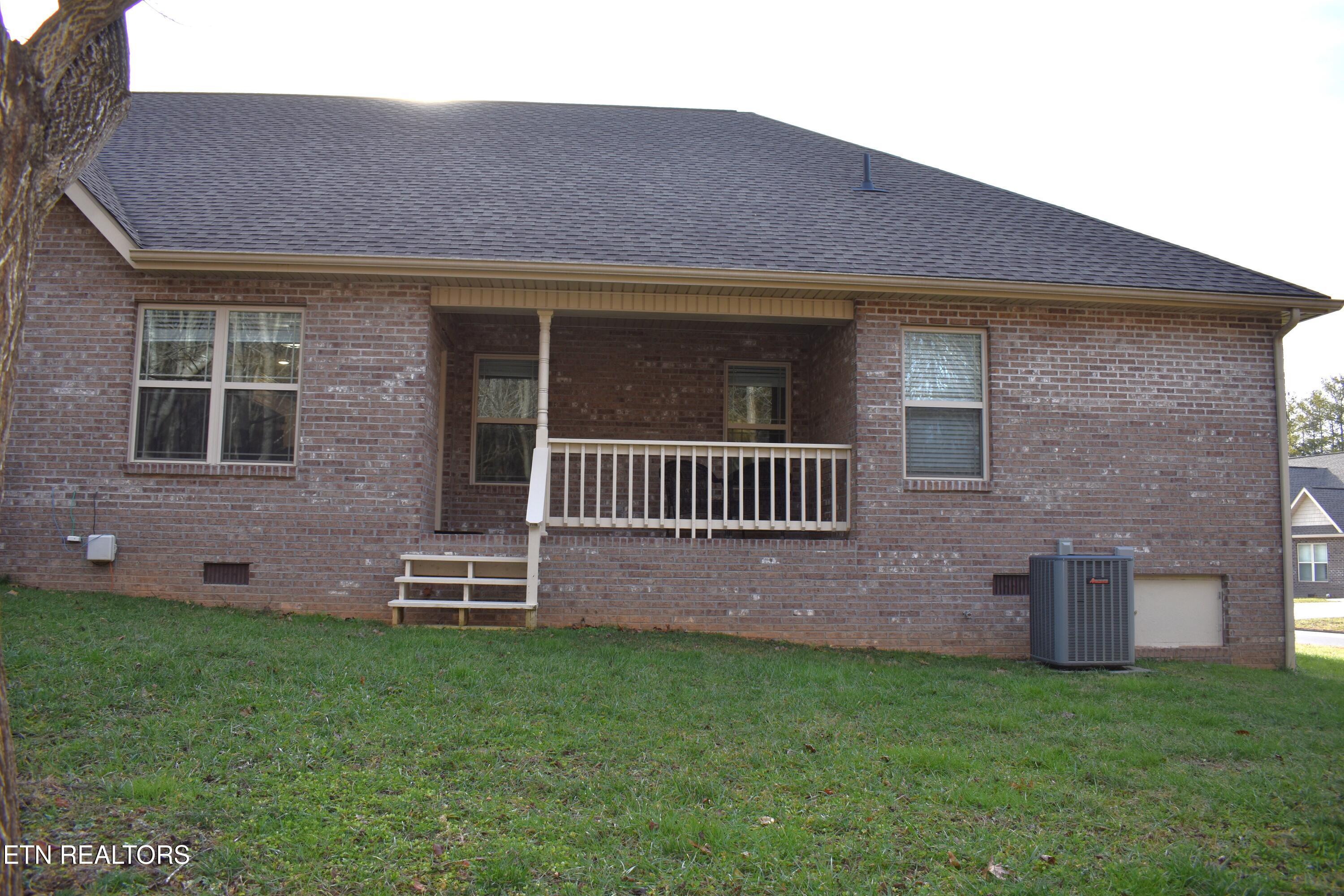 401 Cromwe Street Harrogate, TN 37752 - Photo 10 of 26 DSC_0006