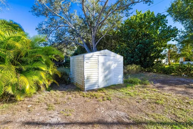 $460,000 | 928 Laurel Avenue, Venice, FL 34285