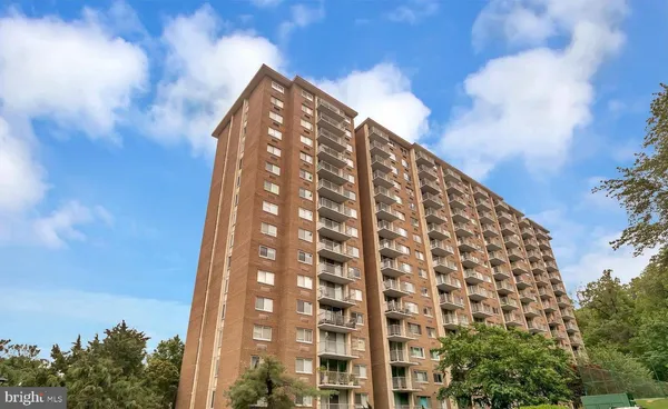 $2,325 | 2059 Huntington Avenue, Unit 907, Alexandria, VA 22303