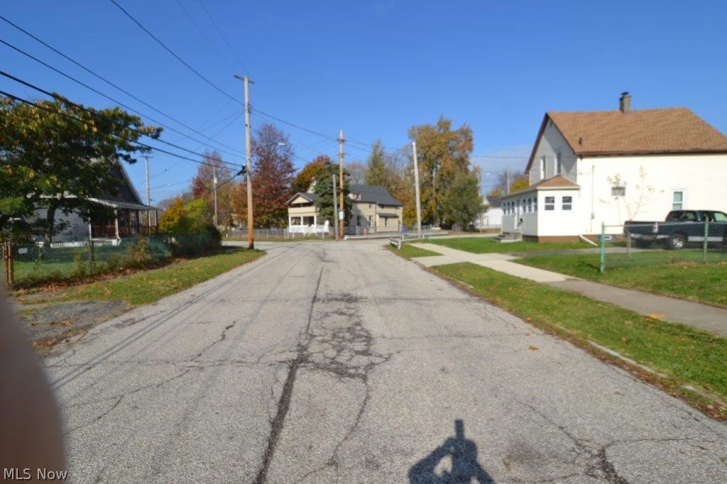 3833 Cress Road Cleveland, OH 44111 - Photo 2 of 35 Gallery Image 2