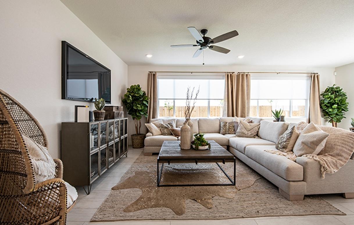 2346 Vaca Way, Unit 81 Merced, CA 95340 - Photo 4 of 12 Gallery Image 4