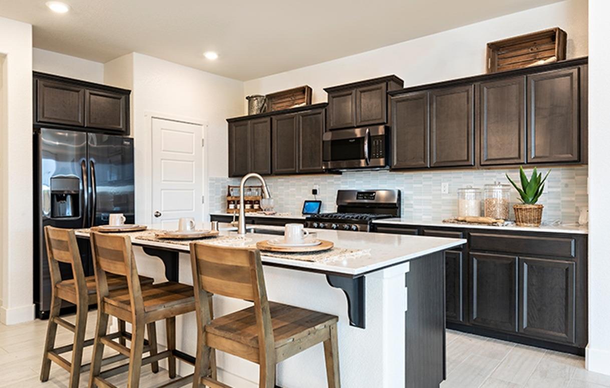 2346 Vaca Way, Unit 81 Merced, CA 95340 - Photo 5 of 12 Gallery Image 5