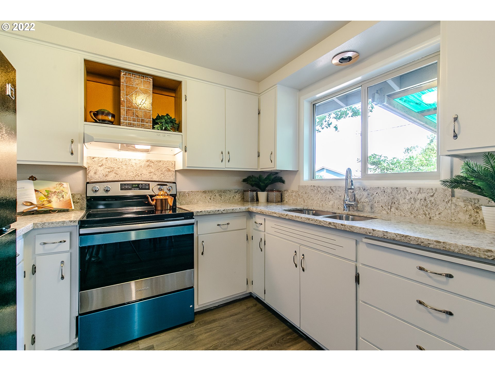2480 Centennial Boulevard Springfield, OR 97477 - Photo 12 of 32 Gallery Image 12