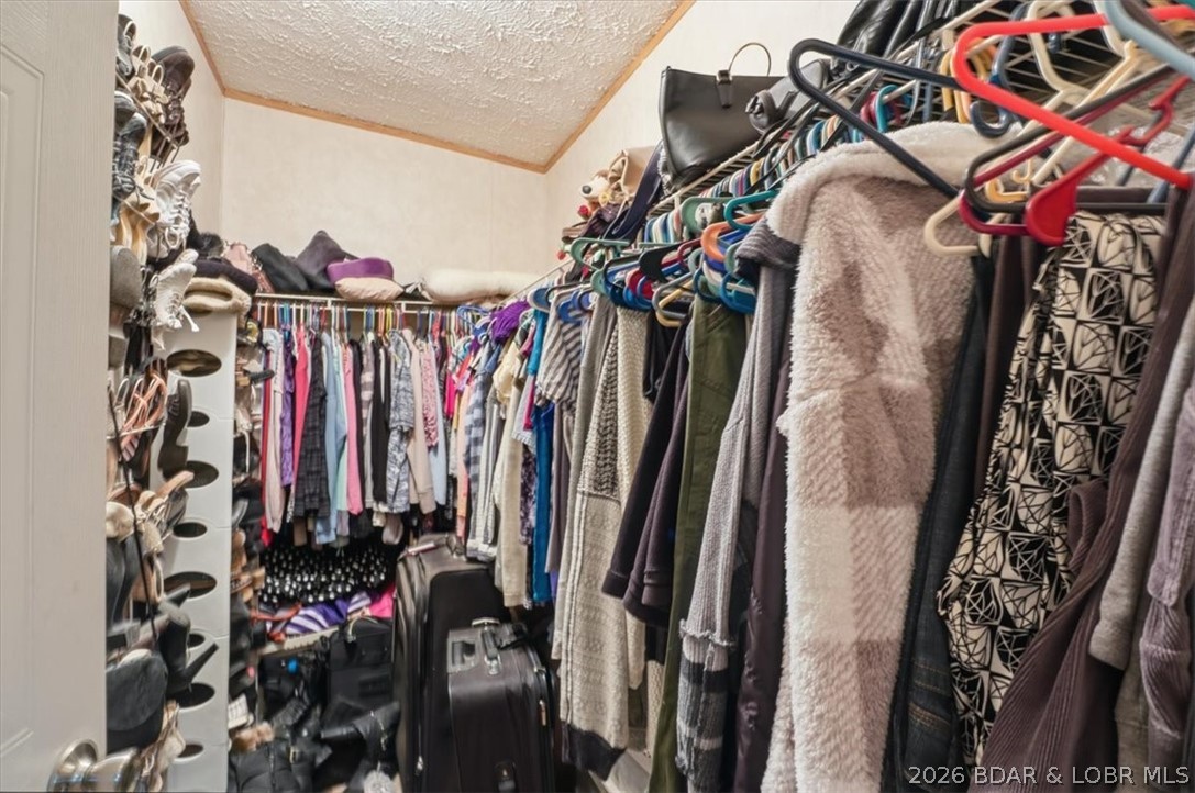 305 Dry Ridge Road Camdenton, MO 65020 - Photo 12 of 27 Walk in closet - main