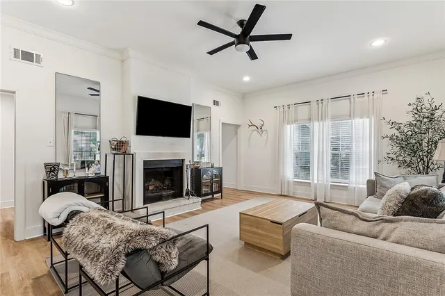 $2,350 | 425 Yaupon Drive, Mandeville, LA 70471