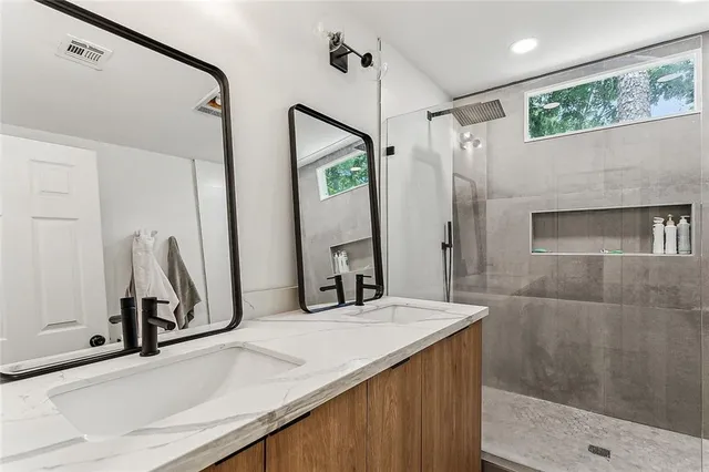 $2,350 | 425 Yaupon Drive, Mandeville, LA 70471