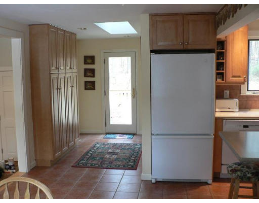 674 Townsend Road Groton, MA 01450 - Photo 6 of 17
