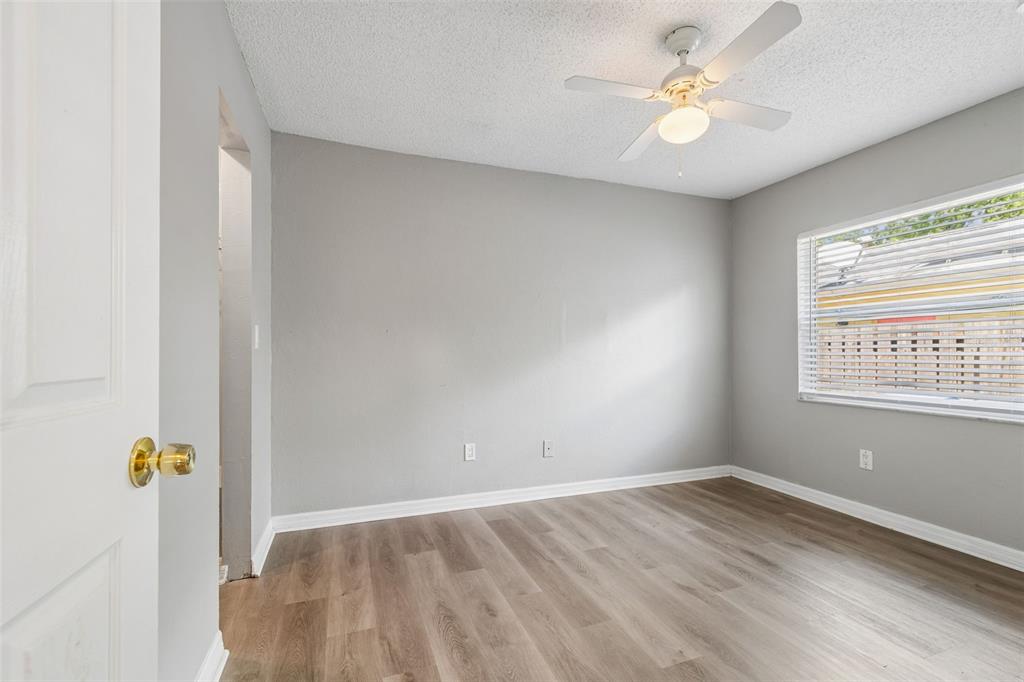 1733 Sutton Place Dunedin, FL 34698 - Photo 26 of 38