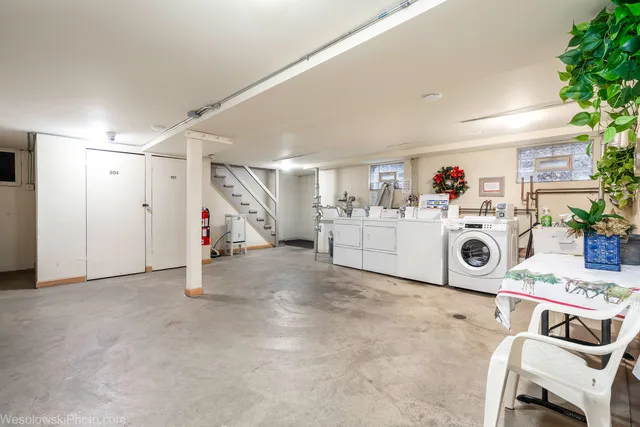 $190,000 | 3023 Paris Avenue, Unit 205, River Grove, IL 60171